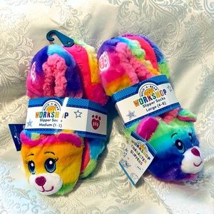 BUILD A BEAR WORKSHOP CHARACTER NWT SLIPPER SOCKS Rainbow Bear Child Sizes NEW